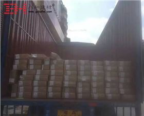 【發貨】新城廣場木紋型材鋁方通產品裝車