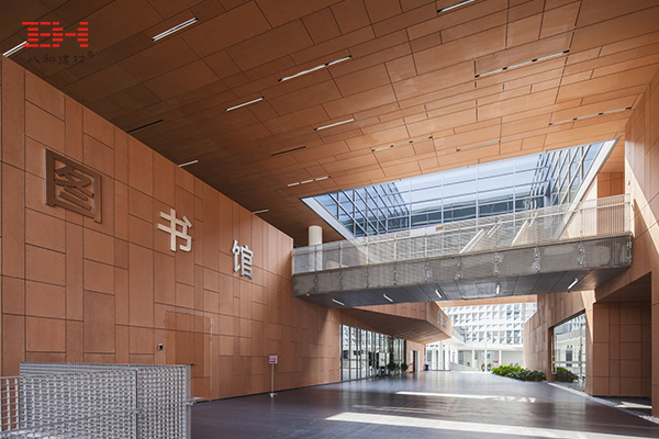 造型鋁單板、格柵、金屬拉伸板-南方科技大學(xué)讀書館02.jpg